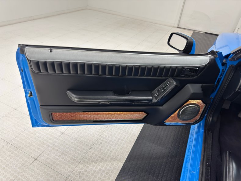 Ford-Mustang-1988-Grabber-Blue-Black-38