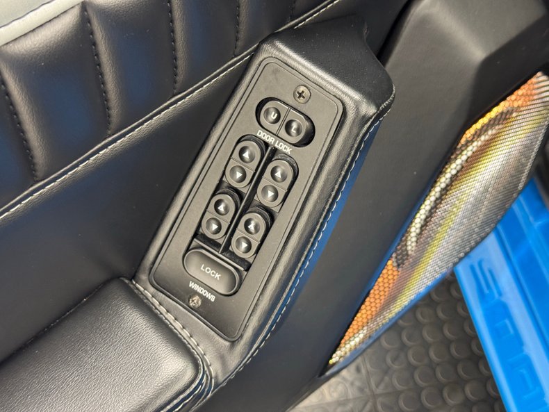 Ford-Mustang-1988-Grabber-Blue-Black-39