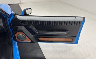 Ford-Mustang-1988-Grabber-Blue-Black-40