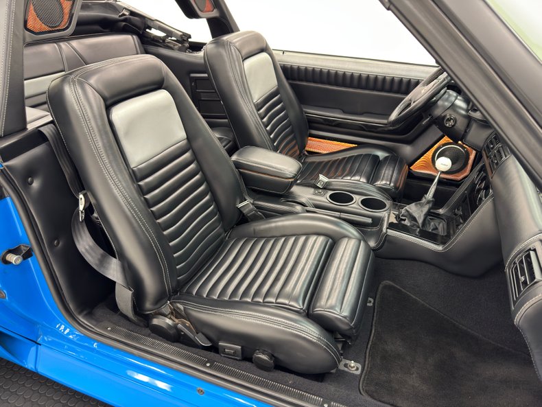 Ford-Mustang-1988-Grabber-Blue-Black-43