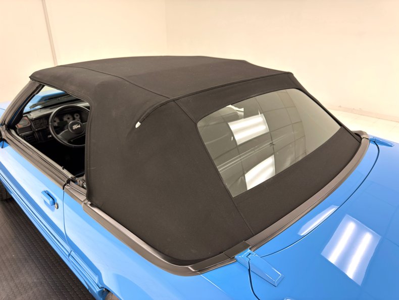 Ford-Mustang-1988-Grabber-Blue-Black-5