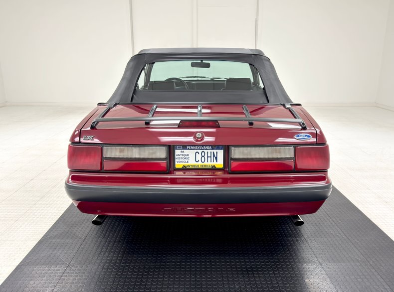 Ford-Mustang-1990-Cabernet-Red-Black-1