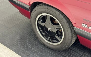 Ford-Mustang-1990-Cabernet-Red-Black-2