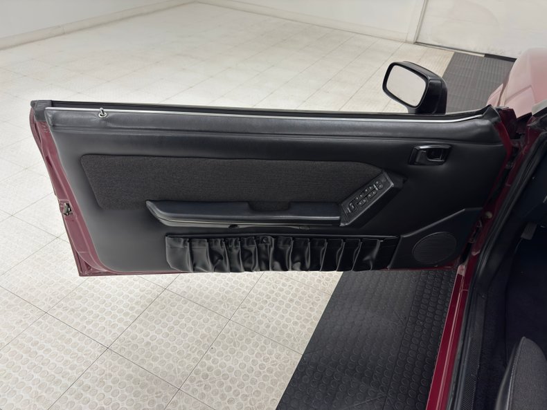 Ford-Mustang-1990-Cabernet-Red-Black-37