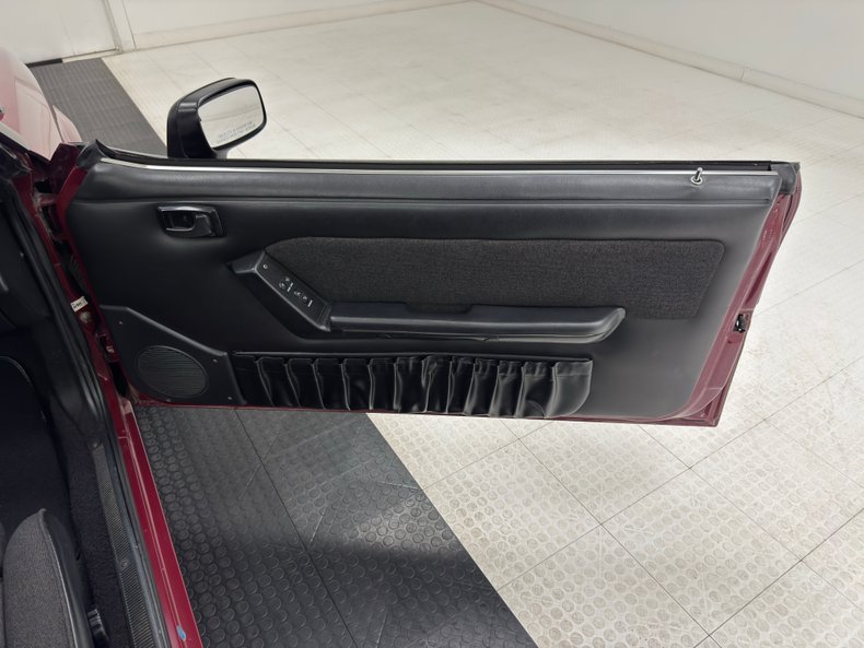 Ford-Mustang-1990-Cabernet-Red-Black-39