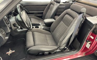 Ford-Mustang-1990-Cabernet-Red-Black-40