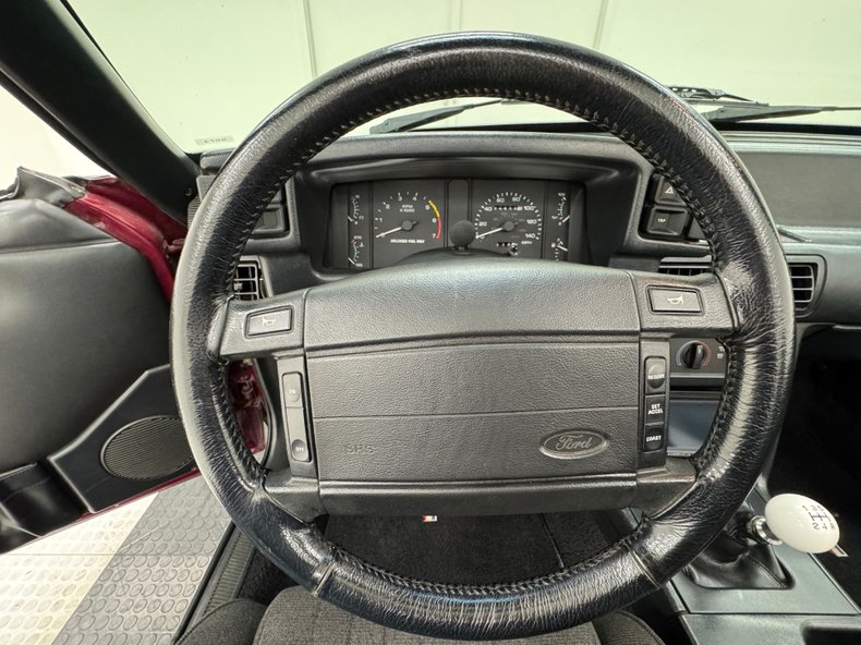 Ford-Mustang-1990-Cabernet-Red-Black-45