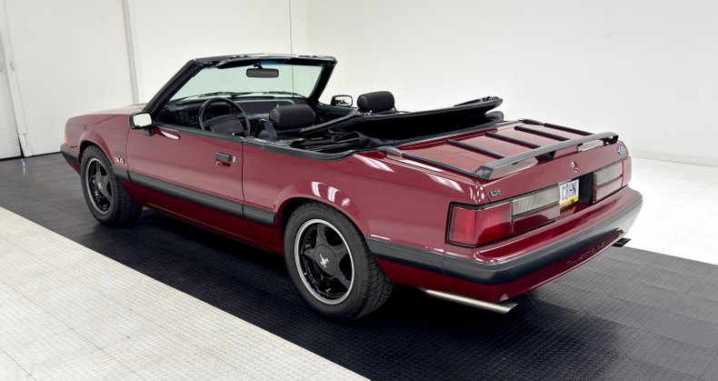 Ford-Mustang-1990-Cabernet-Red-Black-47