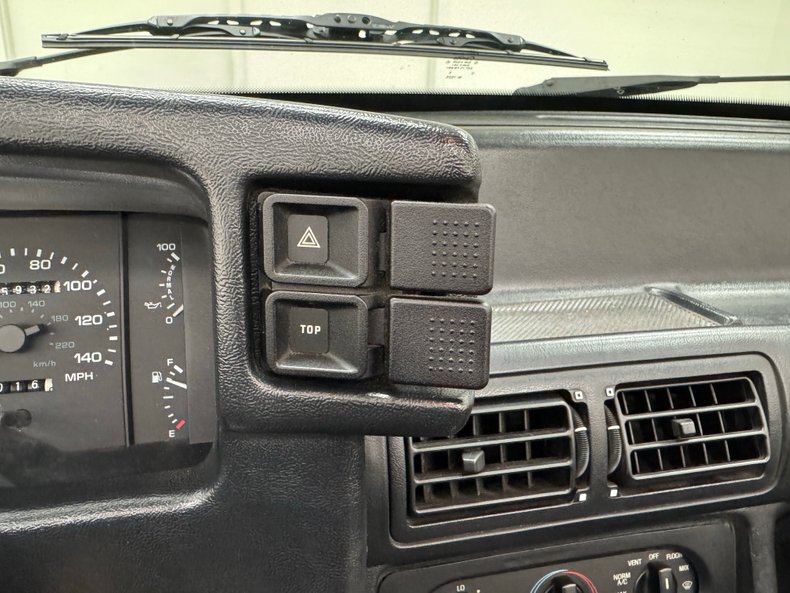 Ford-Mustang-1990-Cabernet-Red-Black-8