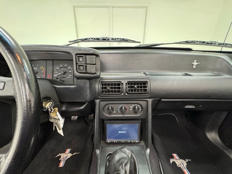 Ford-Mustang-1990-Cabernet-Red-Black-9