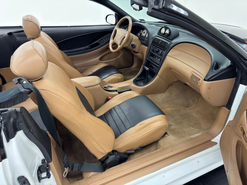 Ford-Mustang-1995-Black-Saddle-12