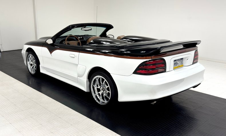 Ford-Mustang-1995-Black-Saddle-13