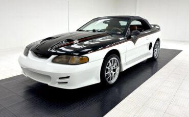 Ford-Mustang-1995-Black-Saddle