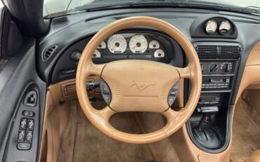 Ford-Mustang-1995-Black-Saddle-42