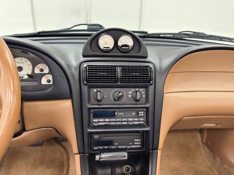 Ford-Mustang-1995-Black-Saddle-45