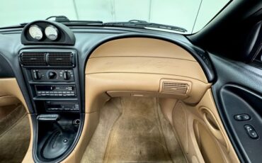 Ford-Mustang-1995-Black-Saddle-47