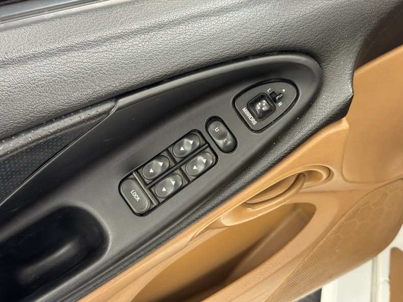 Ford-Mustang-1995-Black-Saddle-6