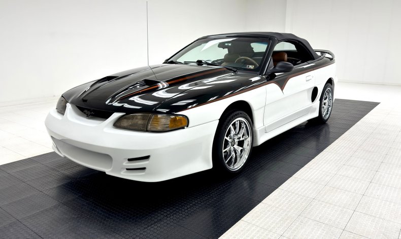 Ford-Mustang-1995-Black-Saddle