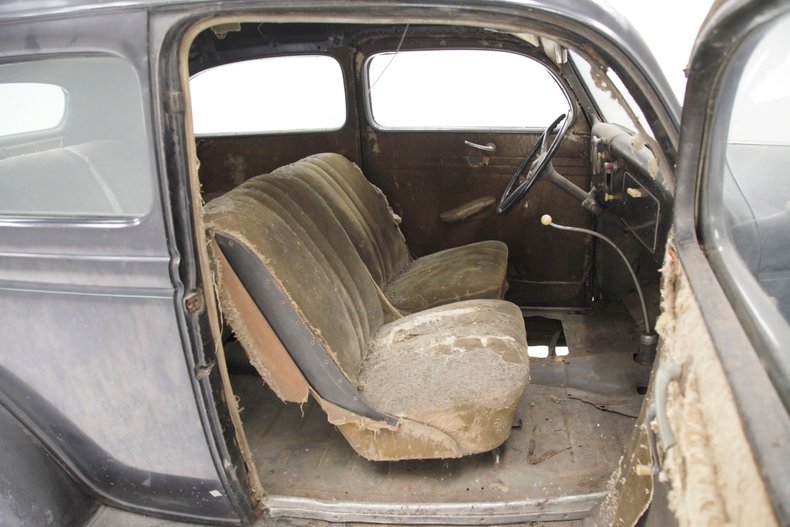 Ford-Other-1935-Black-Tan-34