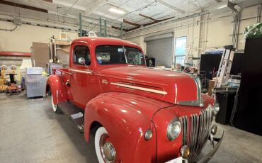Ford-Pickup-1946-Red-Red-1