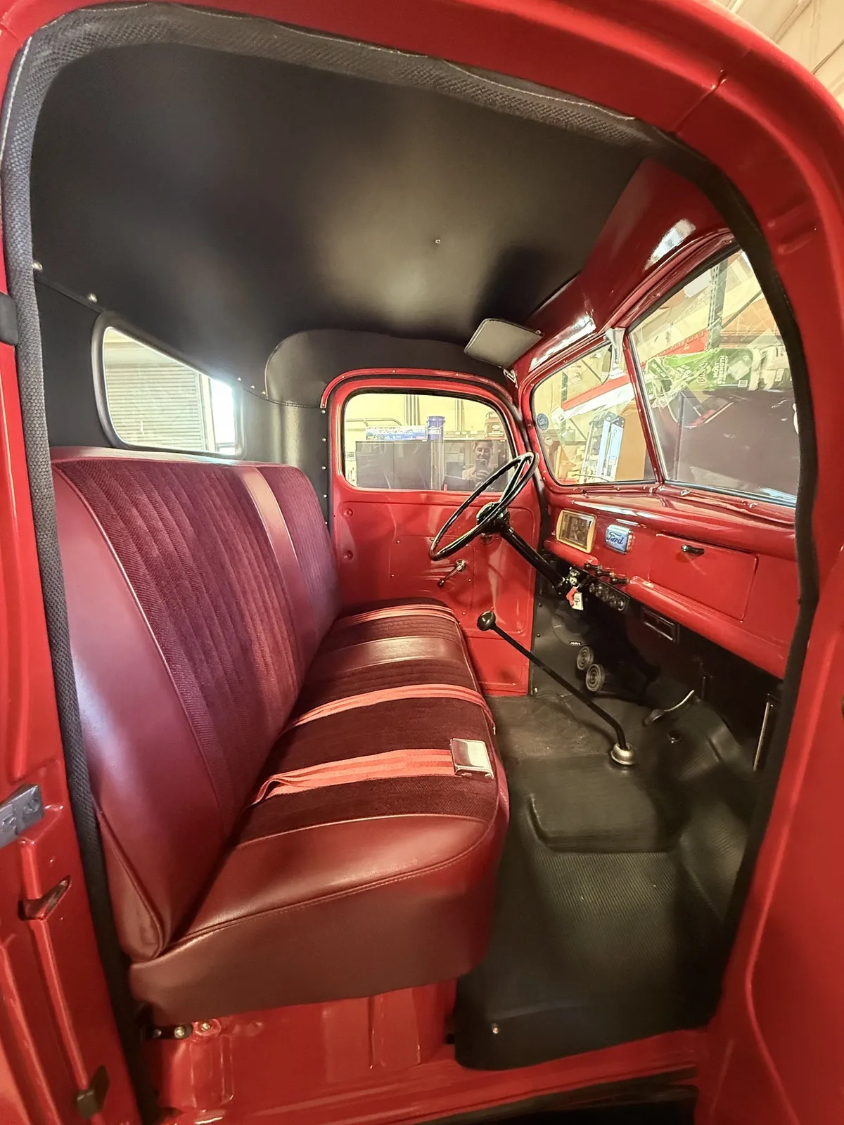 Ford-Pickup-1946-Red-Red-8