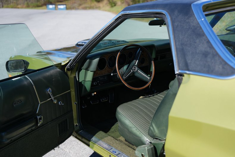 Ford-Ranchero-1973-Bright-Green-Gold-Green-32