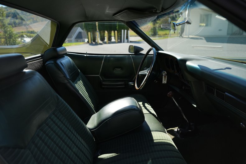 Ford-Ranchero-1973-Bright-Green-Gold-Green-35