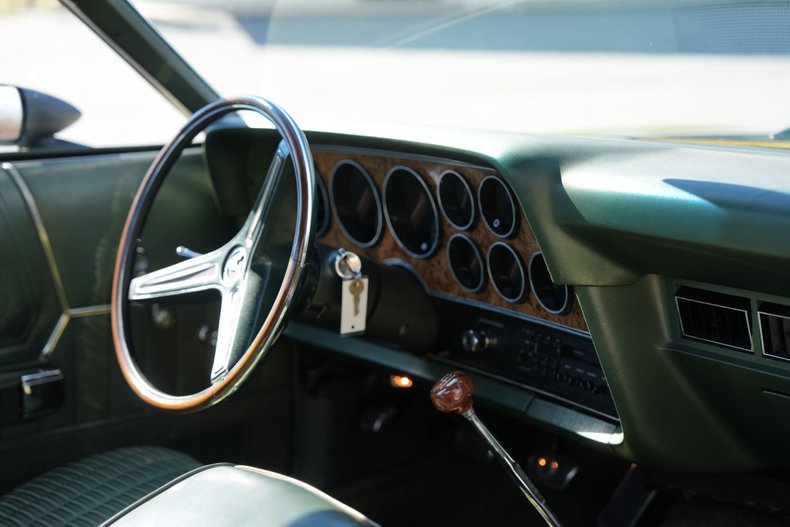 Ford-Ranchero-1973-Bright-Green-Gold-Green-42