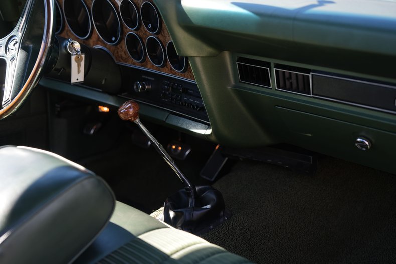 Ford-Ranchero-1973-Bright-Green-Gold-Green-43