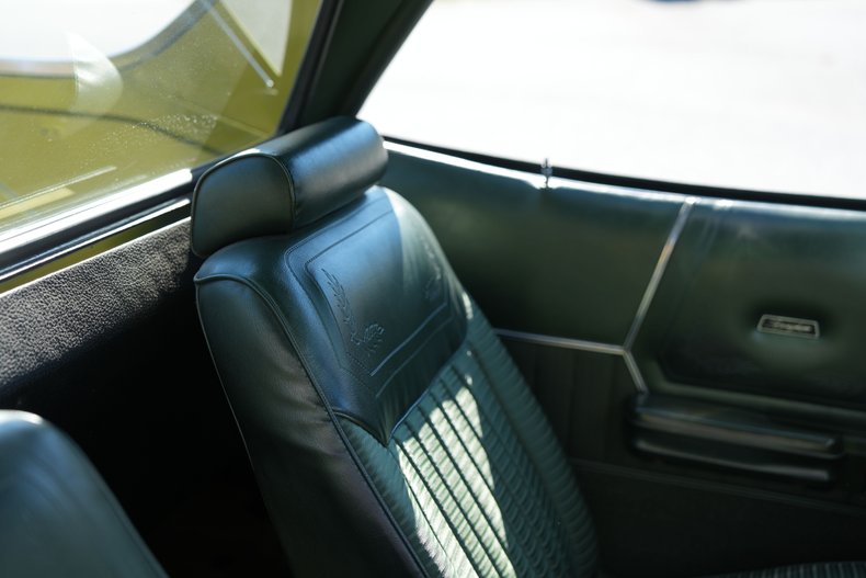 Ford-Ranchero-1973-Bright-Green-Gold-Green-45