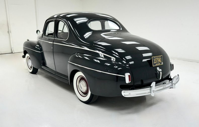 Ford-Super-deluxe-1941-Black-Oxblood-1