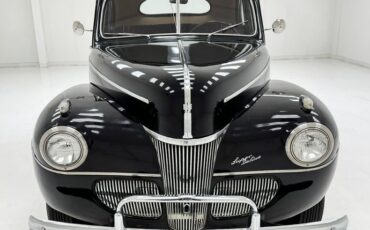 Ford-Super-deluxe-1941-Black-Oxblood-14