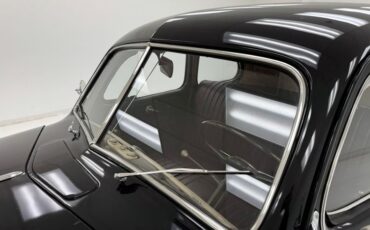 Ford-Super-deluxe-1941-Black-Oxblood-21