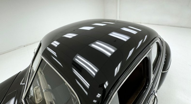 Ford-Super-deluxe-1941-Black-Oxblood-22