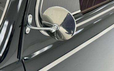 Ford-Super-deluxe-1941-Black-Oxblood-23