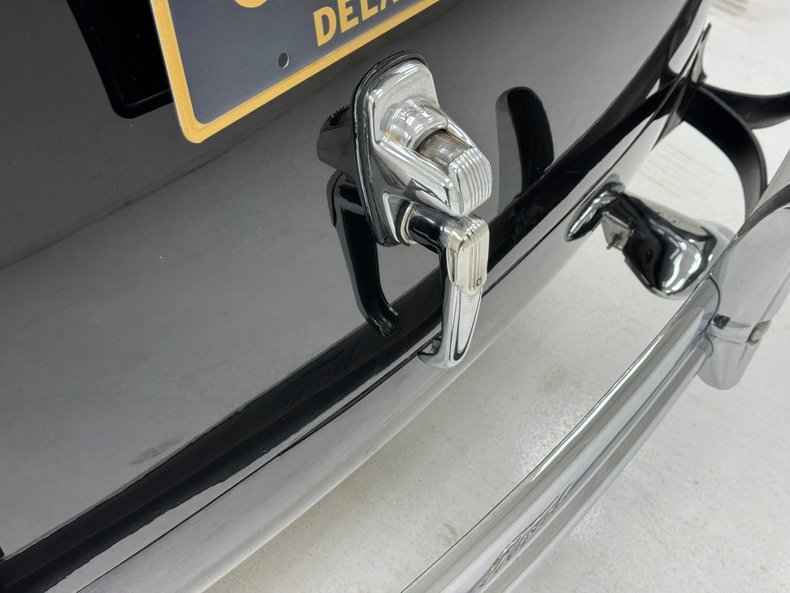 Ford-Super-deluxe-1941-Black-Oxblood-27