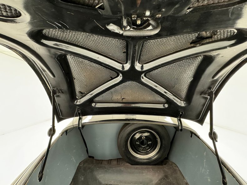 Ford-Super-deluxe-1941-Black-Oxblood-31