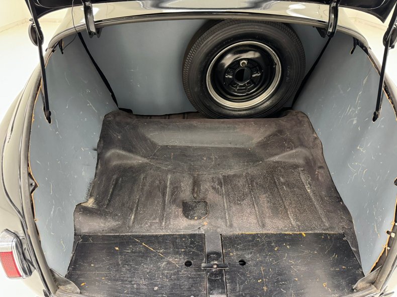 Ford-Super-deluxe-1941-Black-Oxblood-33