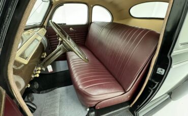 Ford-Super-deluxe-1941-Black-Oxblood-37