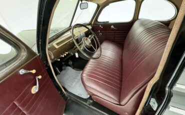 Ford-Super-deluxe-1941-Black-Oxblood-38