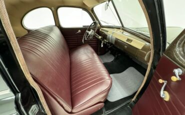 Ford-Super-deluxe-1941-Black-Oxblood-40