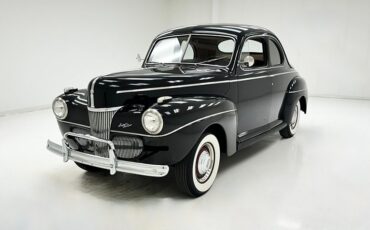 Ford-Super-deluxe-1941-Black-Oxblood-41