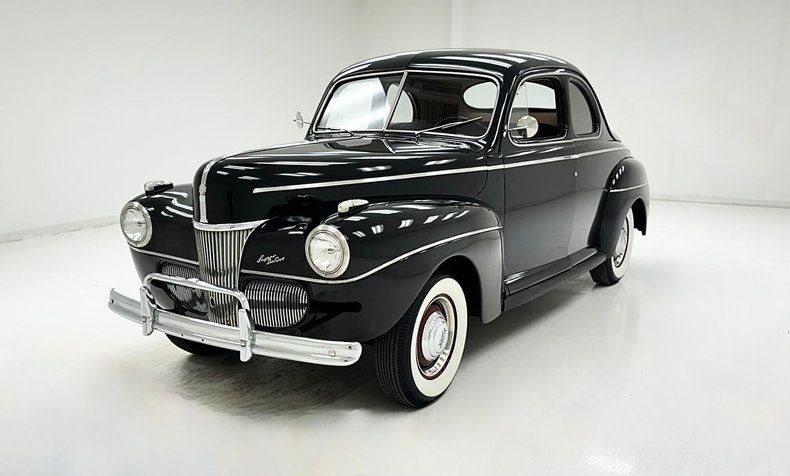 Ford-Super-deluxe-1941-Black-Oxblood-41