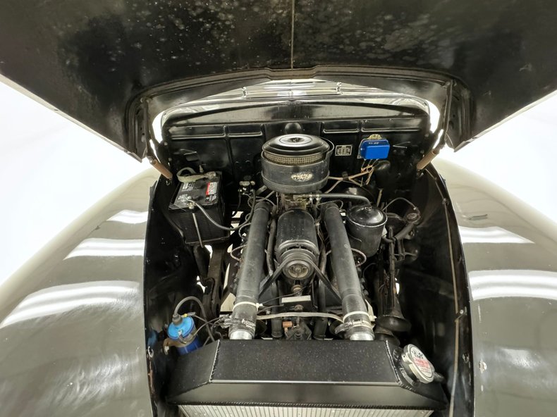 Ford-Super-deluxe-1941-Black-Oxblood-42