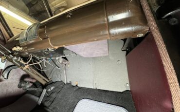 Ford-Super-deluxe-1941-Black-Oxblood-46