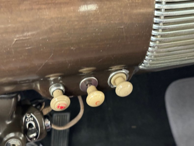 Ford-Super-deluxe-1941-Black-Oxblood-7