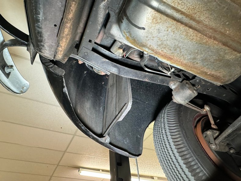 Ford-Super-deluxe-1941-Black-Oxblood-8