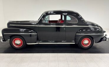 Ford-Super-deluxe-1948-Black-Red-1