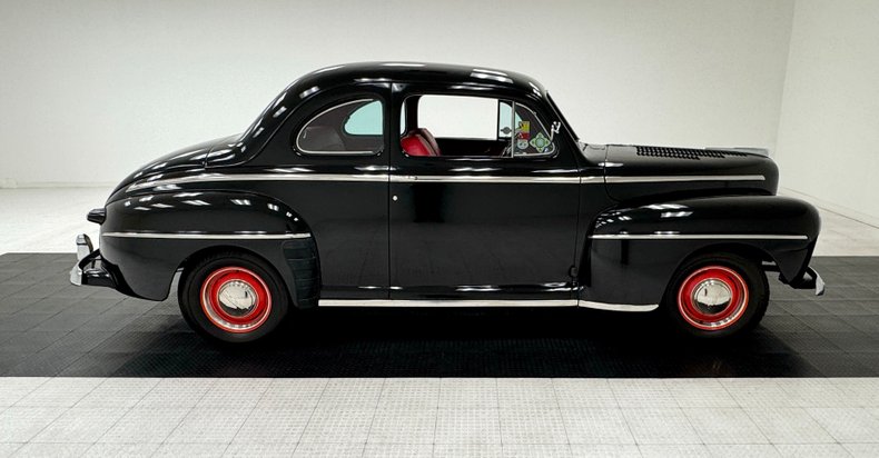 Ford-Super-deluxe-1948-Black-Red-11