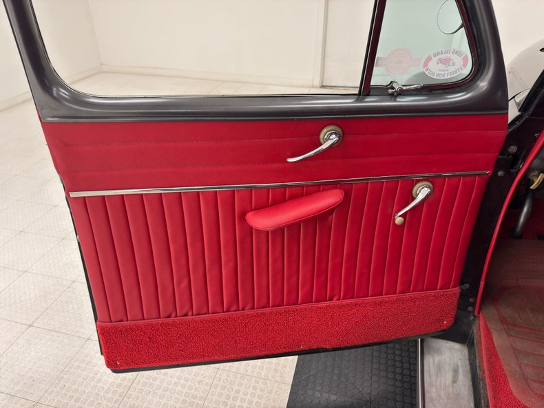Ford-Super-deluxe-1948-Black-Red-12